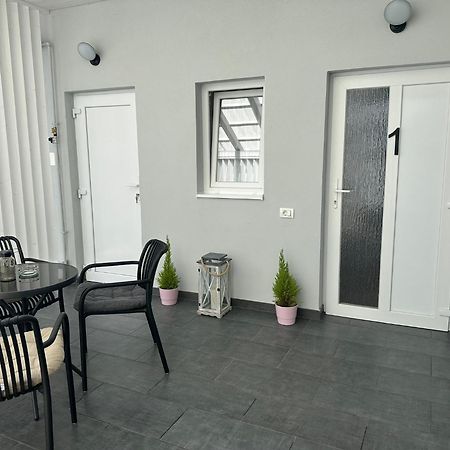 Aparthouse 1 Lugoj Bagian luar foto