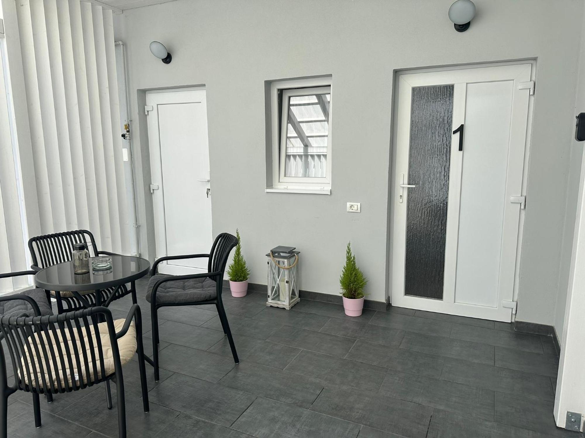 Aparthouse 1 Lugoj Bagian luar foto
